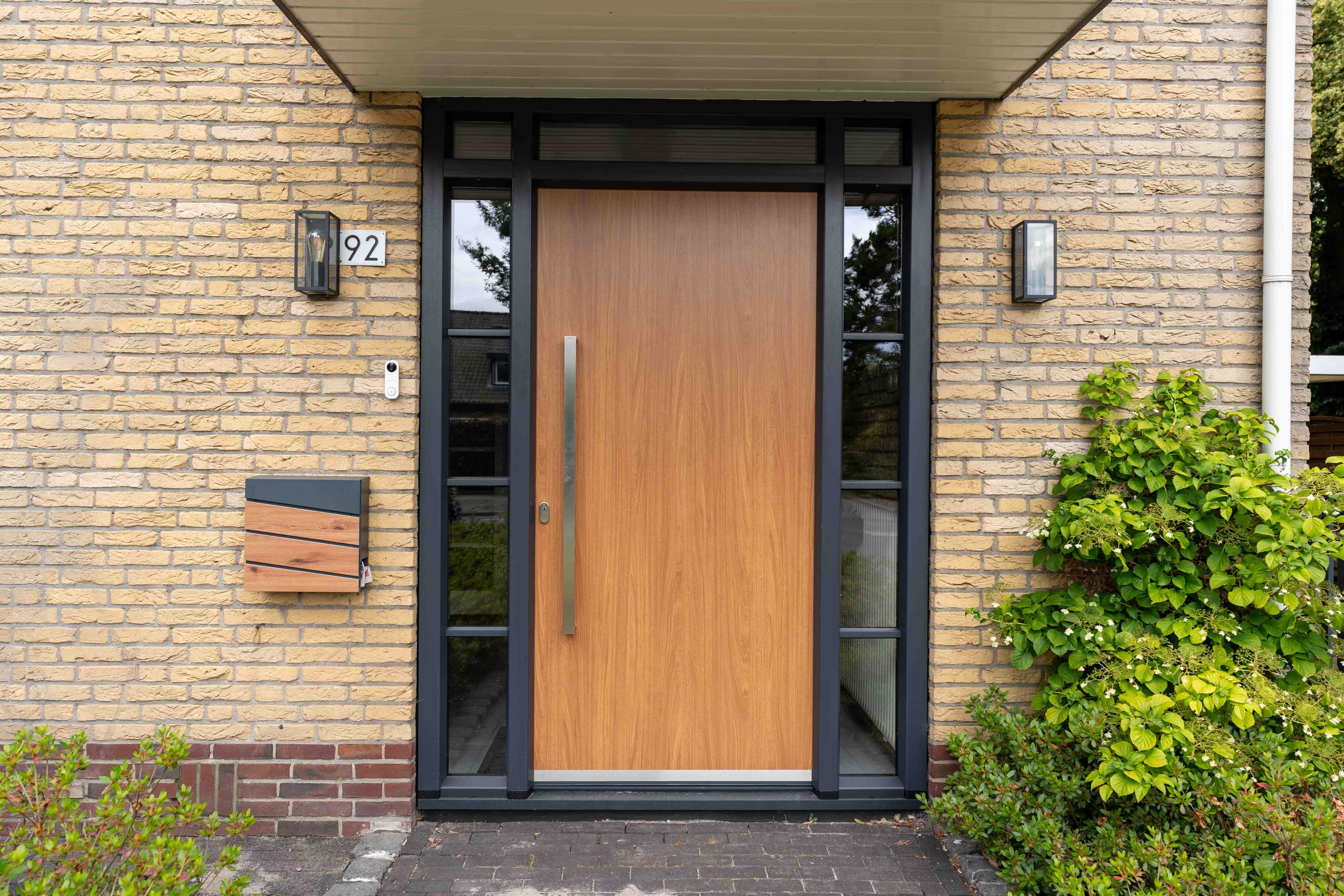 VKE Apeldoorn kunststof voordeur met houtlook